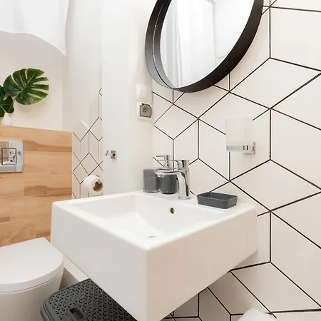 Przebendowskiego By Renters Apartment