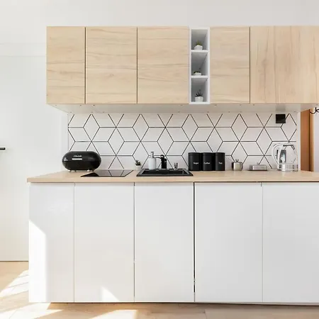 Przebendowskiego By Renters Apartment